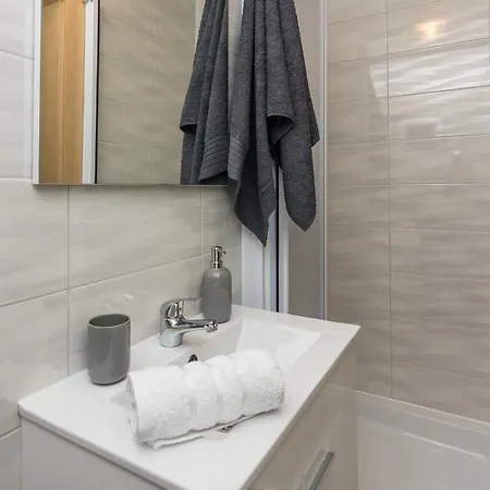 Апартаменты With Parking Space - 18561 Вир