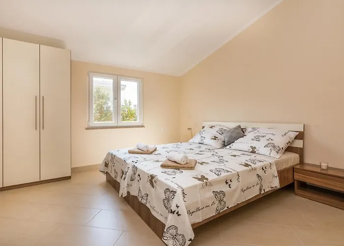 With Parking Space - 18561 * Vir